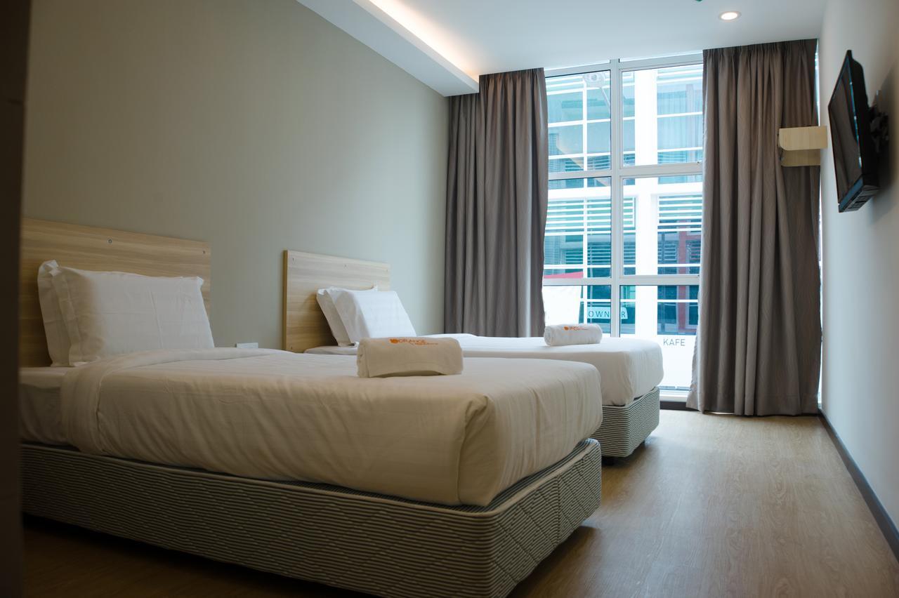 1Orange Hotel Sri Petaling Куала Лумпур Екстериор снимка