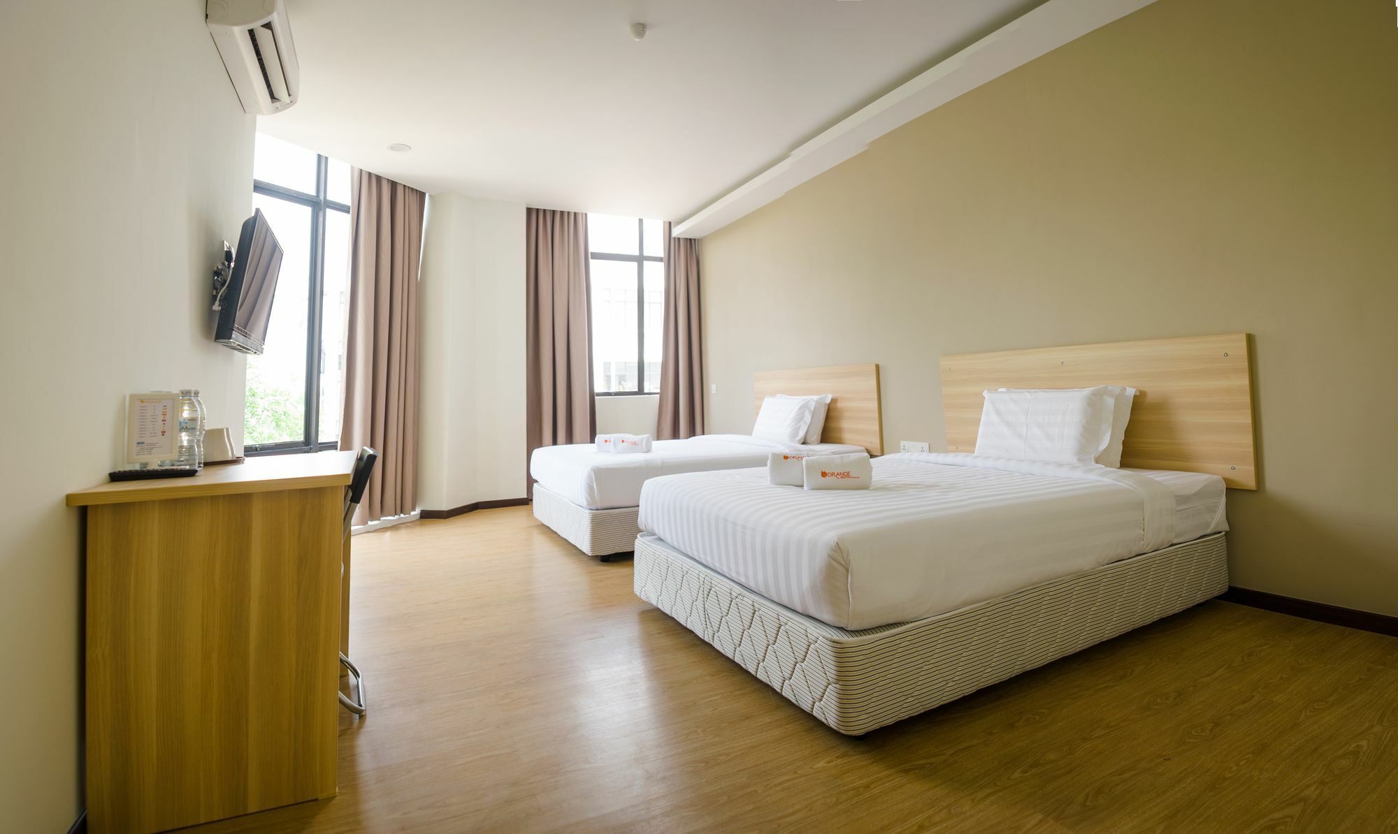 1Orange Hotel Sri Petaling Куала Лумпур Екстериор снимка